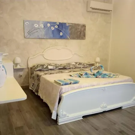 Il Mandorlo Apartment *