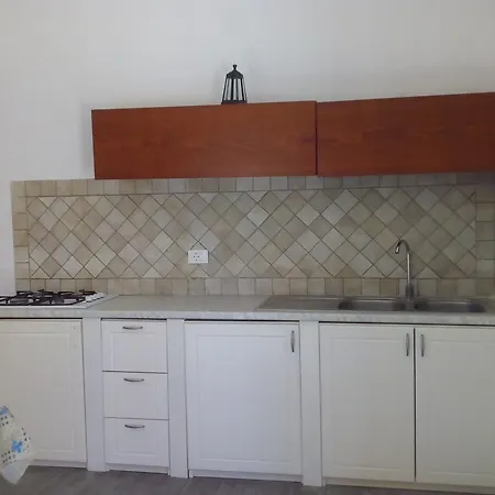 Il Mandorlo Apartment *